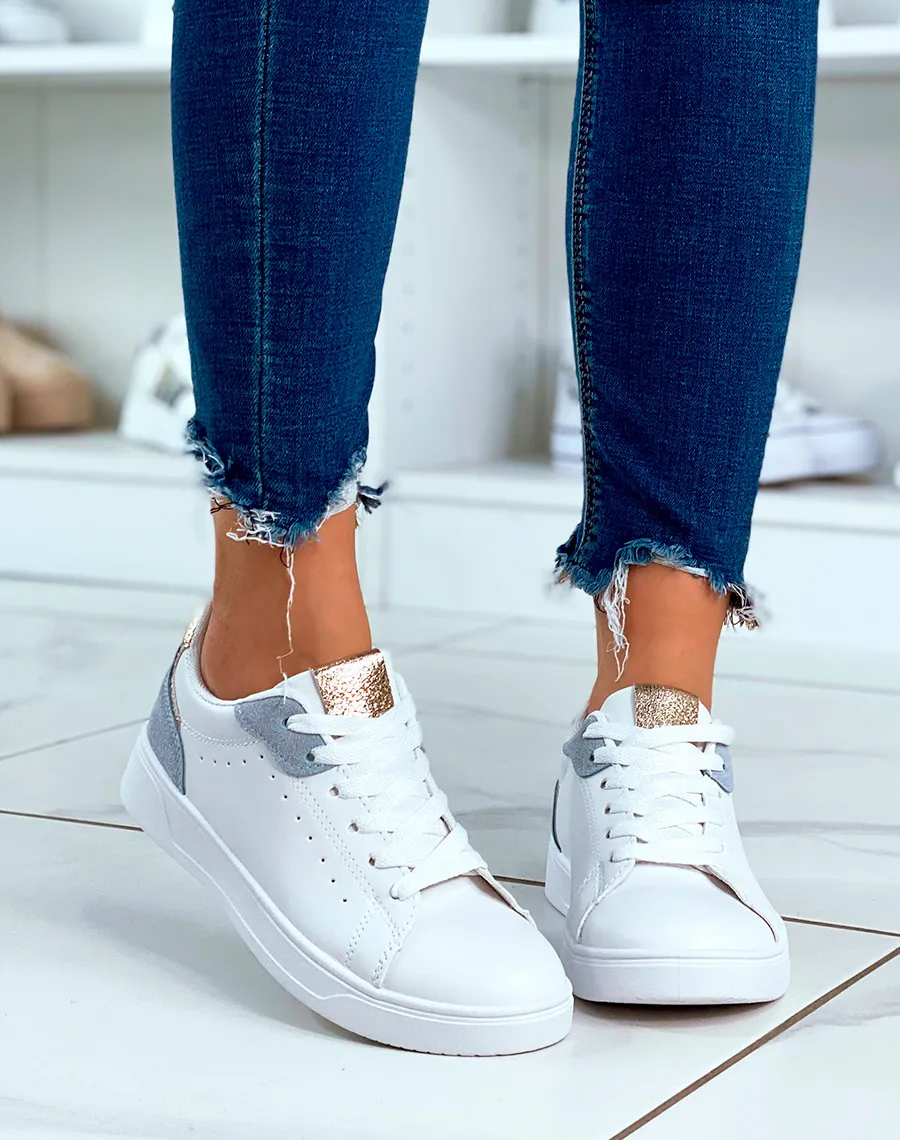 Baskets blanches à lacets avec détail bleu et doré pour femme 